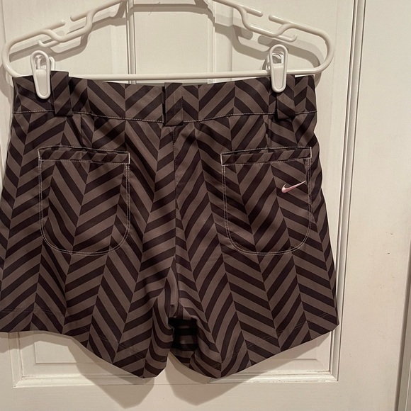 Nike Women's Golf Black and Gray Patterned Shorts - Picture 4 of 5
